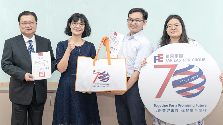 集團70周年公益活動-致贈關渡國小《海洋危機》桌遊